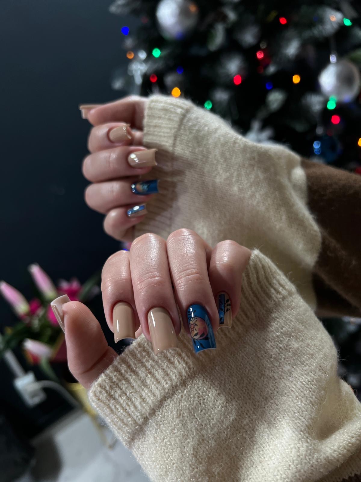 Blue floral nail artistry