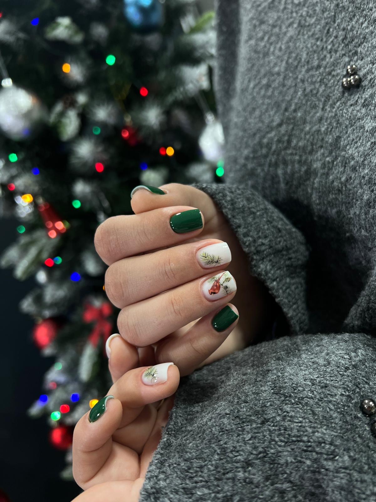 Green seasonal nail art