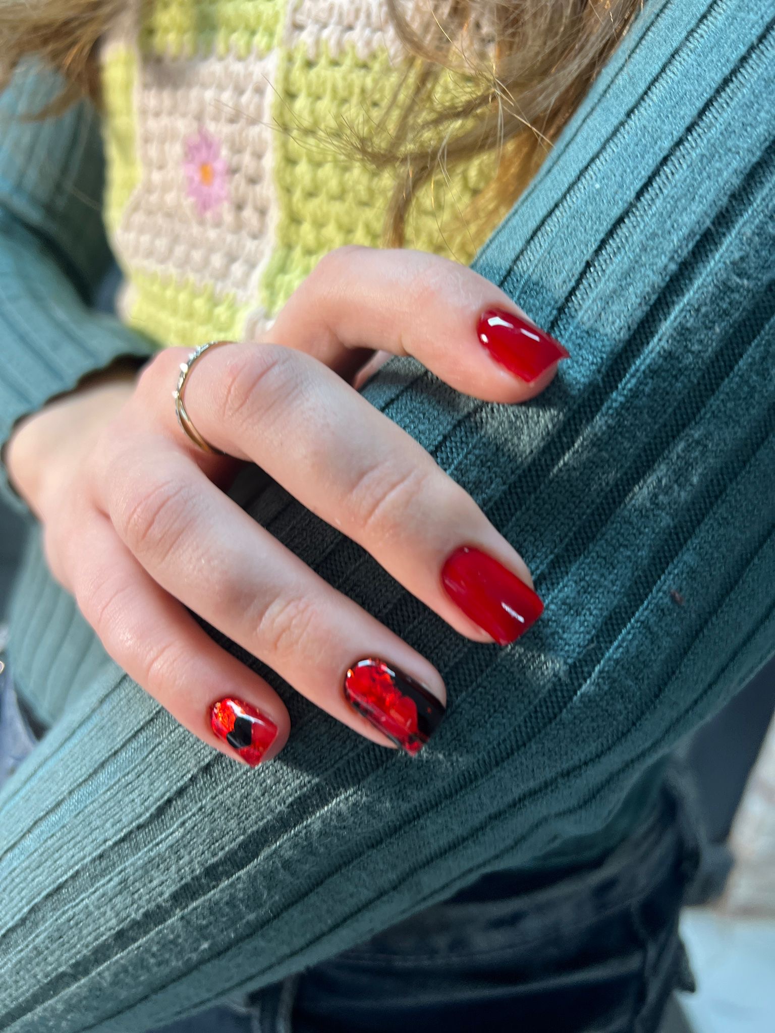 Red and black signature manicure